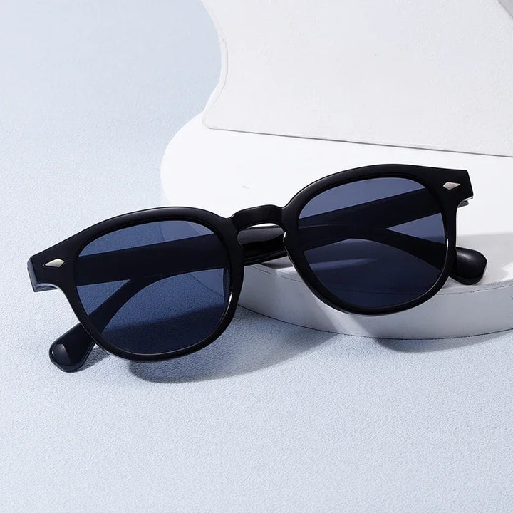 Invest in style and protection with our 2026 Unisex Rectangular Sunglasses. Sophisticated vintage look, modern design, and UV400 protection for men and women who value exclusivity. Elevate your look with accessible luxury and premium comfort.